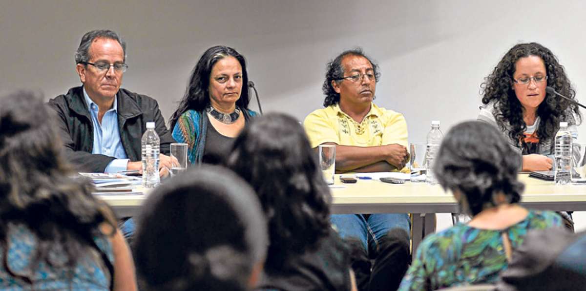 Alberto Acosta (I), Esperanza Mart&iacute;nez, Xavier Guacham&iacute;n y la tuitera Diana Amores asistieron. Foto: &Aacute;lvaro P&eacute;rez / El Tel&eacute;grafo