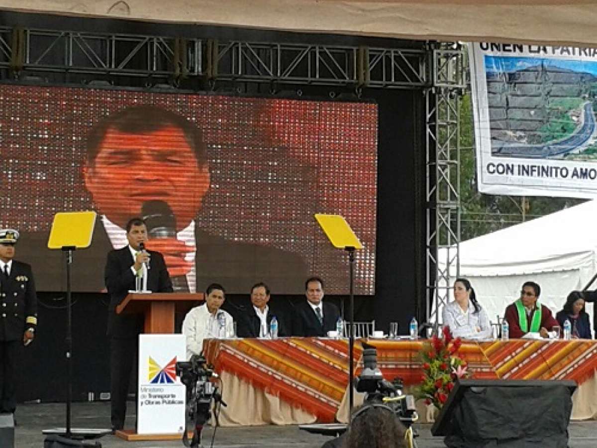 Alcalde de Riobamba reitera su apoyo al Gobierno Nacional en sesi&oacute;n solemne