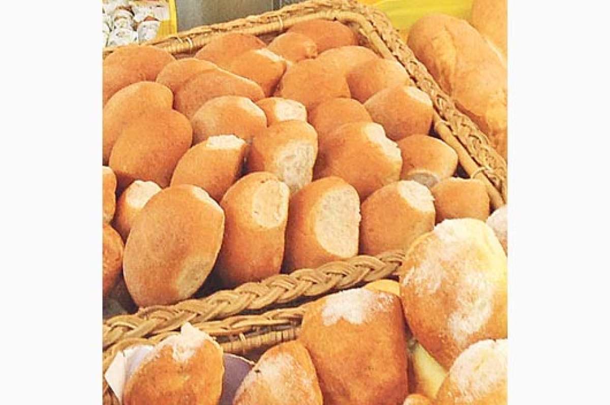 La incesante labor de amasar el pan de Ambato