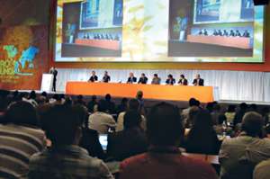 Directores de medios de comunicaci&oacute;n p&uacute;blicos, asesores y funcionarios de Estado fueron parte del encuentro que se desarroll&oacute; en la Canciller&iacute;a de M&eacute;xico. Foto: cespalda.blogspot.com
