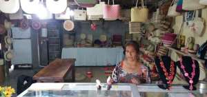 Con m&aacute;s de 30 a&ntilde;os dedicada a esta actividad, Herlinda Gonz&aacute;lez mantiene a su familia con la venta de lo que ella elabora a mano. 