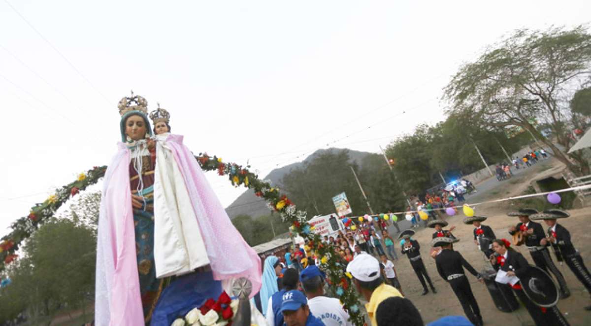 Anualmente, en noviembre, se celebran las fiestas en honor a la Patrona de Montecristi. La semana anterior se realiz&oacute; un preg&oacute;n en Los Bajos. Foto: Rodolfo P&aacute;rraga / El Tel&eacute;grafo