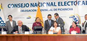 Las autoridades de la Funci&oacute;n Electoral se reunieron ayer en la Delegaci&oacute;n Provincial de Pichincha para anunciar prontas reformas al C&oacute;digo de la Democracia. Foto: John Guevara / El Tel&eacute;grafo