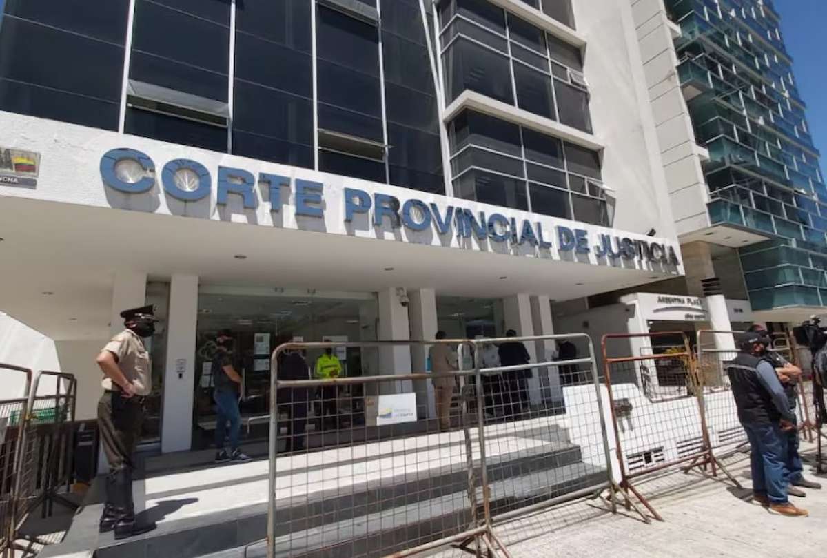 Jueza dicta medidas sustitutivas contra Tannya Varela y otros uniformados.