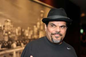 Acosador de Luis Guzm&aacute;n debe permanecer 91,5 metros alejado del actor