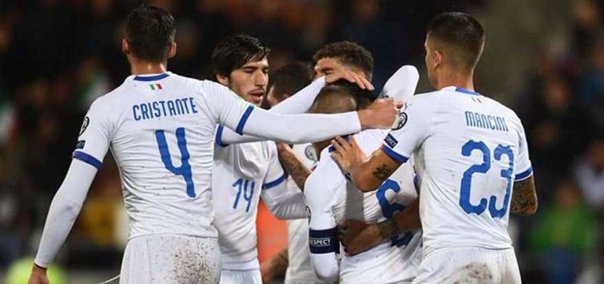 Italia golea a Liechtenstein y mantiene el liderato de su grupo