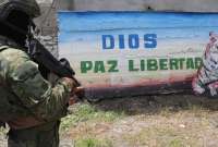 A través del 131 Plan de Recompensas, las autoridades solicitan información sobre grupos armados organizados en Manta y Portoviejo, tras los ataques armados en estas localidades.