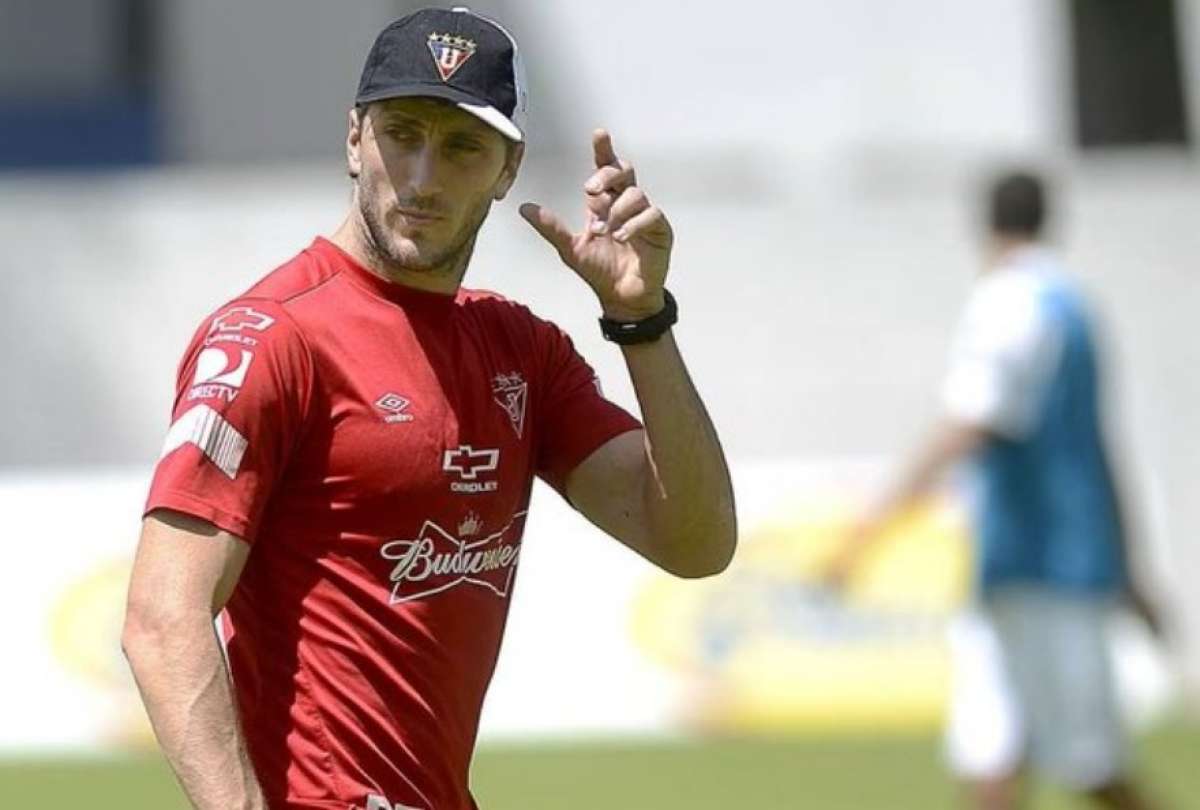 Luis Zubeldía se quedará en Liga de Quito