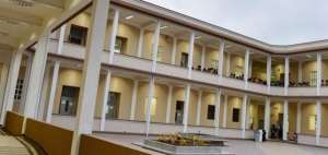 Luego de 173 a&ntilde;os, el colegio Vicente Rocafuerte de Guayaquil fue restaurado de forma integral. El Gobierno invirti&oacute; alrededor de $ 14 millones en la reconstrucci&oacute;n del plantel que hoy en d&iacute;a es considerado emblem&aacute;tico.
