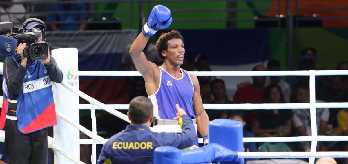 Carlos Mina, quien compiti&oacute; el a&ntilde;o pasado en los Juegos Ol&iacute;mpicos de R&iacute;o, venci&oacute; al azerbaiyano Eldar Guliyev por fall&oacute; dividido (3-2), en los 81 kg.  
