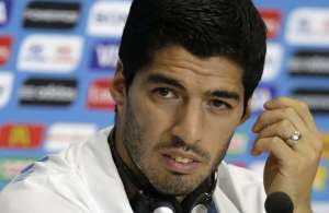 Luis Su&aacute;rez es pretendido por varios clubes de Europa para la pr&oacute;xima temporada. Foto: EFE