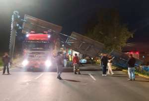 Uno de los choques se produjo en la avenida Simón Bolívar, a la altura de la Lucha de Los Pobres.