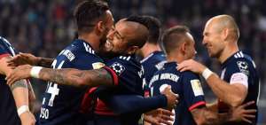 Bayern gana en Hamburgo y empata con el Dortmund en el liderato