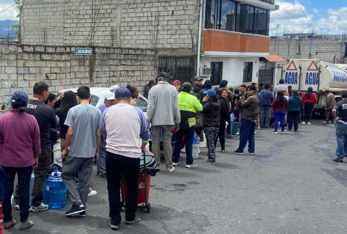 Se espera que Quito inicie restablecimiento de agua potable tras dos semanas de emergencia en el sur