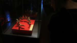 En el museo se realiza la exposici&oacute;n de las r&eacute;plicas de las dos coronas de Remigio Crespo. Estos objetos  fueron elaborados con un sistema de impresiones en 3D. Foto: Fernando Machado/El Tel&eacute;grafo