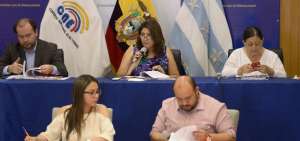 La convocatoria se llev&oacute; a cabo, en Guayaquil, en presencia de Nubia Villac&iacute;s, Luz Haro y Pa&uacute;l Salazar.