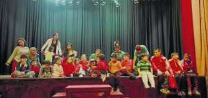 Los ni&ntilde;os y j&oacute;venes tambi&eacute;n ensayaron de lunes a viernes en febrero y las visitas al Ballet Nacional de Ecuador se realizaron una vez a la semana. 