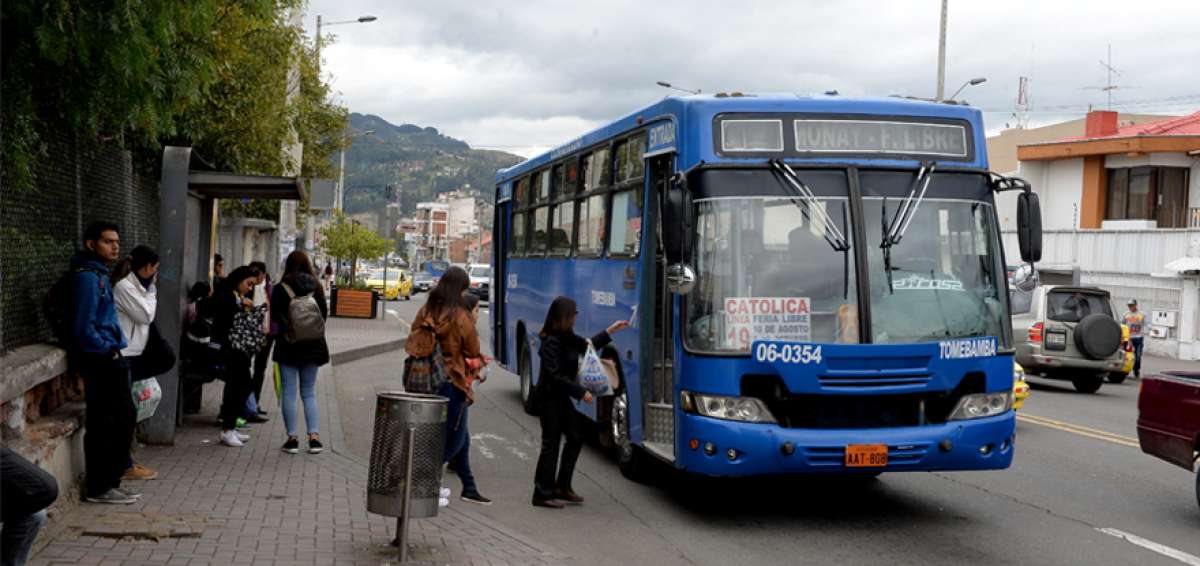 Los usuarios del transporte est&aacute;n en desacuerdo con el alza del pasaje porque no se encuentra en buenas condiciones para dar el servicio. 