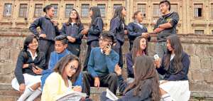 La generaci&oacute;n Z naci&oacute; en el auge de las tecnolog&iacute;as de la comunicaci&oacute;n. M&aacute;s de 655 mil chicos entre 15 y 19 a&ntilde;os tiene un celular activado en Ecuador. Foto: Daniel Molineros/ El Tel&eacute;grafo