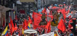 La marcha en Quito culmin&oacute; en la Plaza San Francisco. 