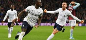 Sadio Man&eacute; (c) anot&oacute; el segundo gol del Liverpool durante el partido de la Premier League inglesa ante el Aston Villa.