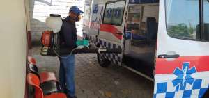 Brigadas realizan fumigaciones intra y extradomiciliarias y en espacios p&uacute;blicos para eliminar la carga viral y otros vectores de enfermedades.