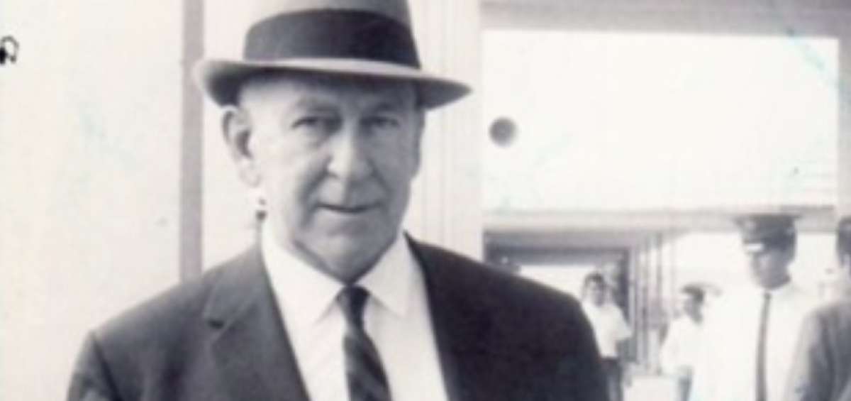George Capwell, el fundador de una pasi&oacute;n que se ti&ntilde;&oacute; de azul y plomo