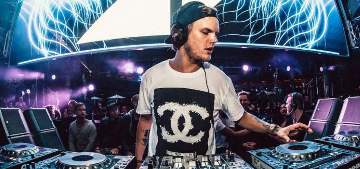 Avicii, cuyo nombre real era Tim Bergling, durante una presentaci&oacute;n en Lisboa (Portugal) en 2016. 