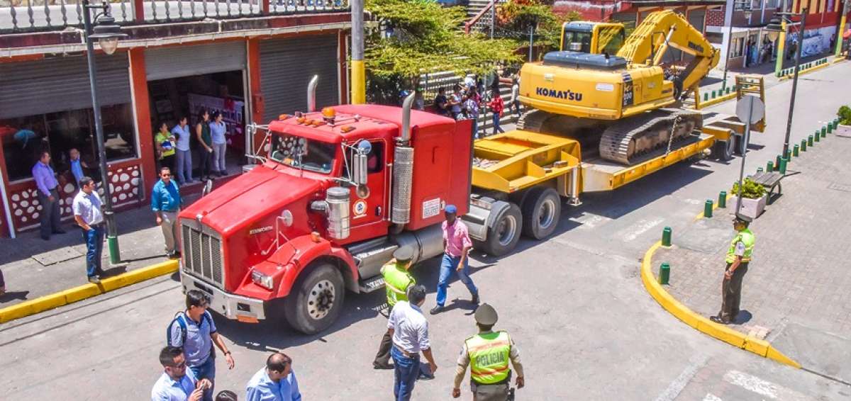 La maquinaria entregada servir&aacute; para que los municipios de Morona Santiago realicen tareas de apoyo a las comunidades en dicha provincia.