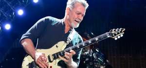 Hombre fue arrestado al intentar empe&ntilde;ar guitarra firmada por miembros de Van Halen