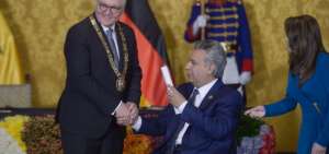 El presidente de Alemania Frank Walter Steinmeier junto con el Jefe de Estado ecuatoriano Len&iacute;n Moreno.