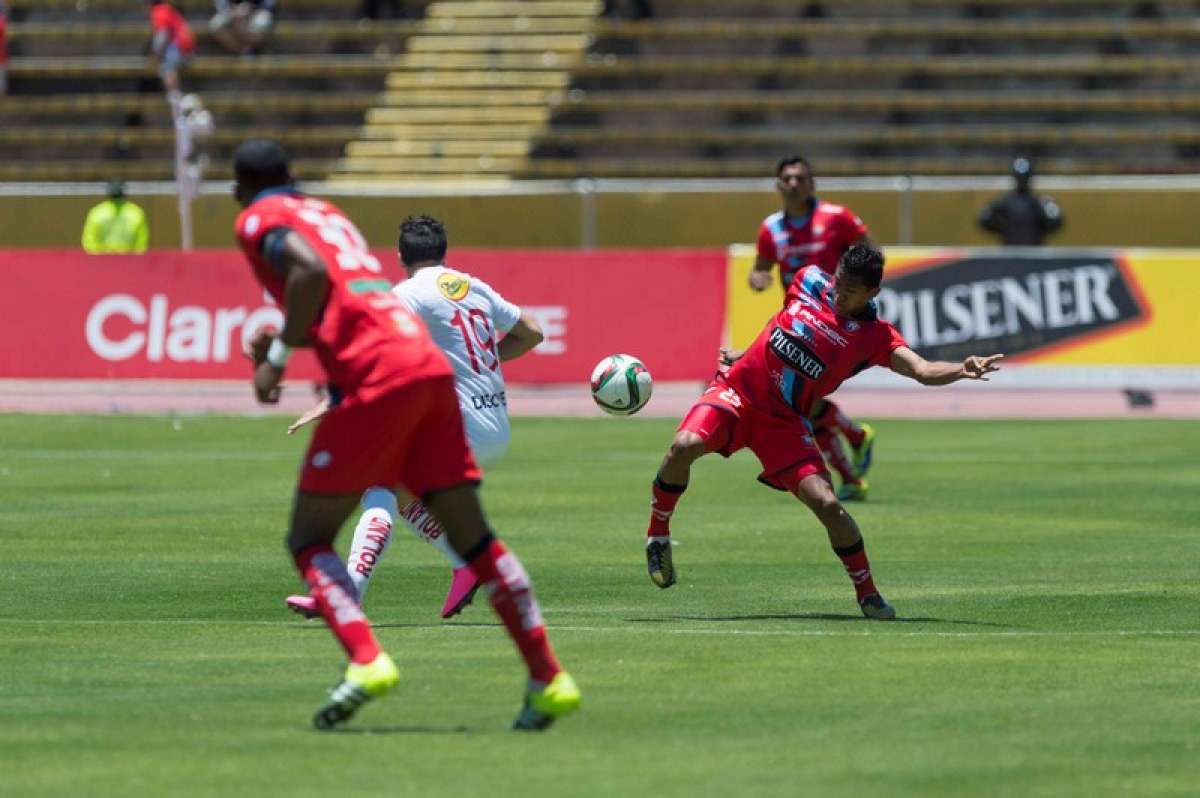El Nacional consigue salvar la categor&iacute;a tras ganar 2-1 a Mushuc Runa