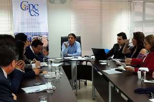 Miembros de la Comisi&oacute;n Ciudadana de Selecci&oacute;n (CCS) remitieron informe al Cpccs. Foto: Cortes&iacute;a del Cpccs