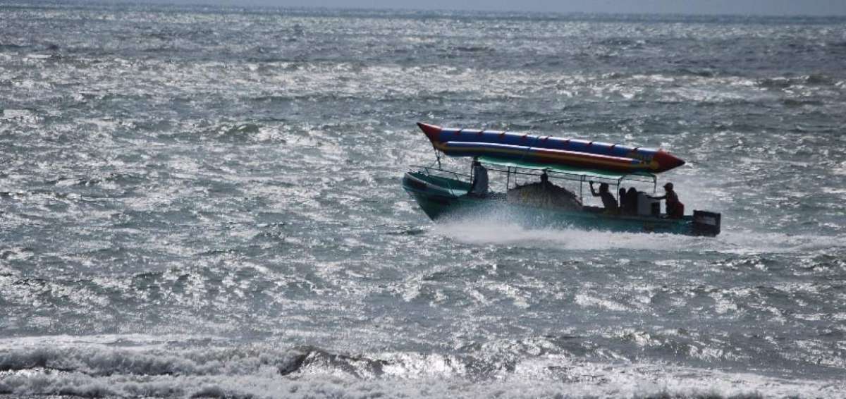 Autoridades navales suspendieron todo paseo mar&iacute;timo en embarcaciones.
