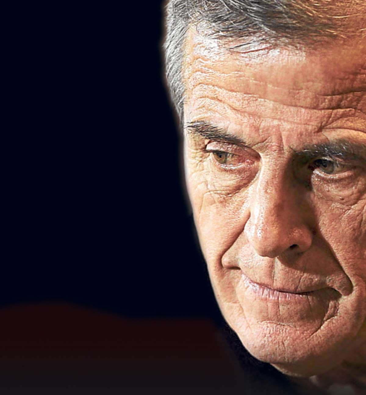 &Oacute;scar Tab&aacute;rez con precisi&oacute;n de tiza y pizarra
