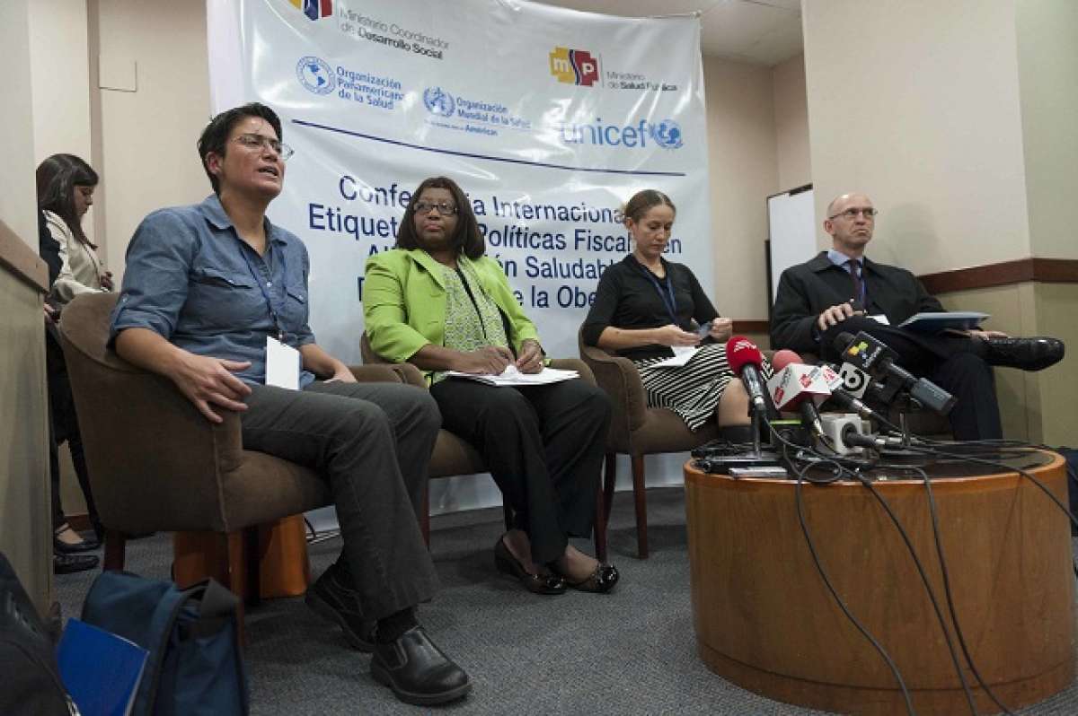 La ministra de Salud, Carina Vance (izq.) detall&oacute; las iniciativas para combatir la obesidad en el pa&iacute;s. Foto: John Guevara / EL TEL&Eacute;GRAFO