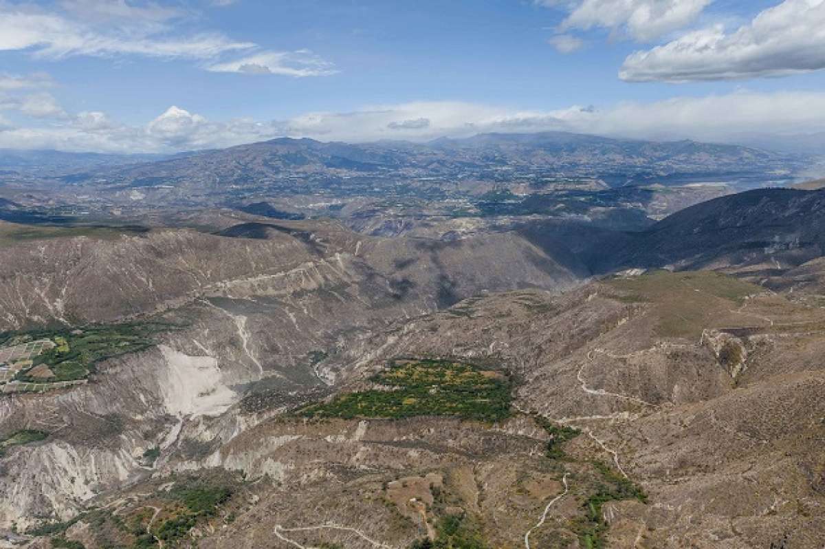 Autoridades constataron desde el aire los da&ntilde;os producidos por el temblor (Galer&iacute;a y Video)