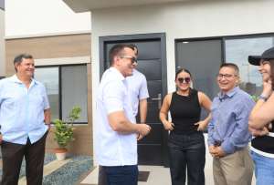 Daniel Noboa tiene como meta llegar a 200.000 soluciones habitacionales