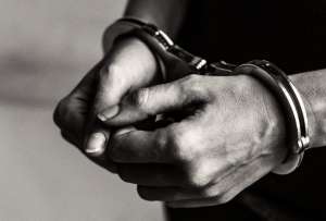 Las v&iacute;ctimas de explotaci&oacute;n sexual infantil fueron rescatadas durante un allanamiento en Calder&oacute;n y permanecen bajo protecci&oacute;n.