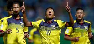 El atacante de la selecci&oacute;n ecuatoriana sub-17, Pedro Vite (19), celebra junto con sus compa&ntilde;eros Marco Angulo (5) y Adri&aacute;n Mej&iacute;a (11). Los tres ser&aacute;n titulares en el cotejo de este viernes 1 de noviembre de 2019 en Goiania.