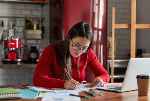 En los programas duales implementados en el pa&iacute;s, nueve de cada 10 estudiantes se quedan trabajando en la empresa donde realizaron su formaci&oacute;n.