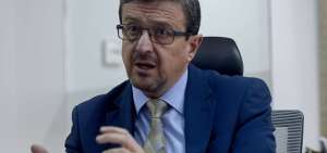 Ecuador propone a &Iacute;&ntilde;igo Salvador para Corte Penal Internacional