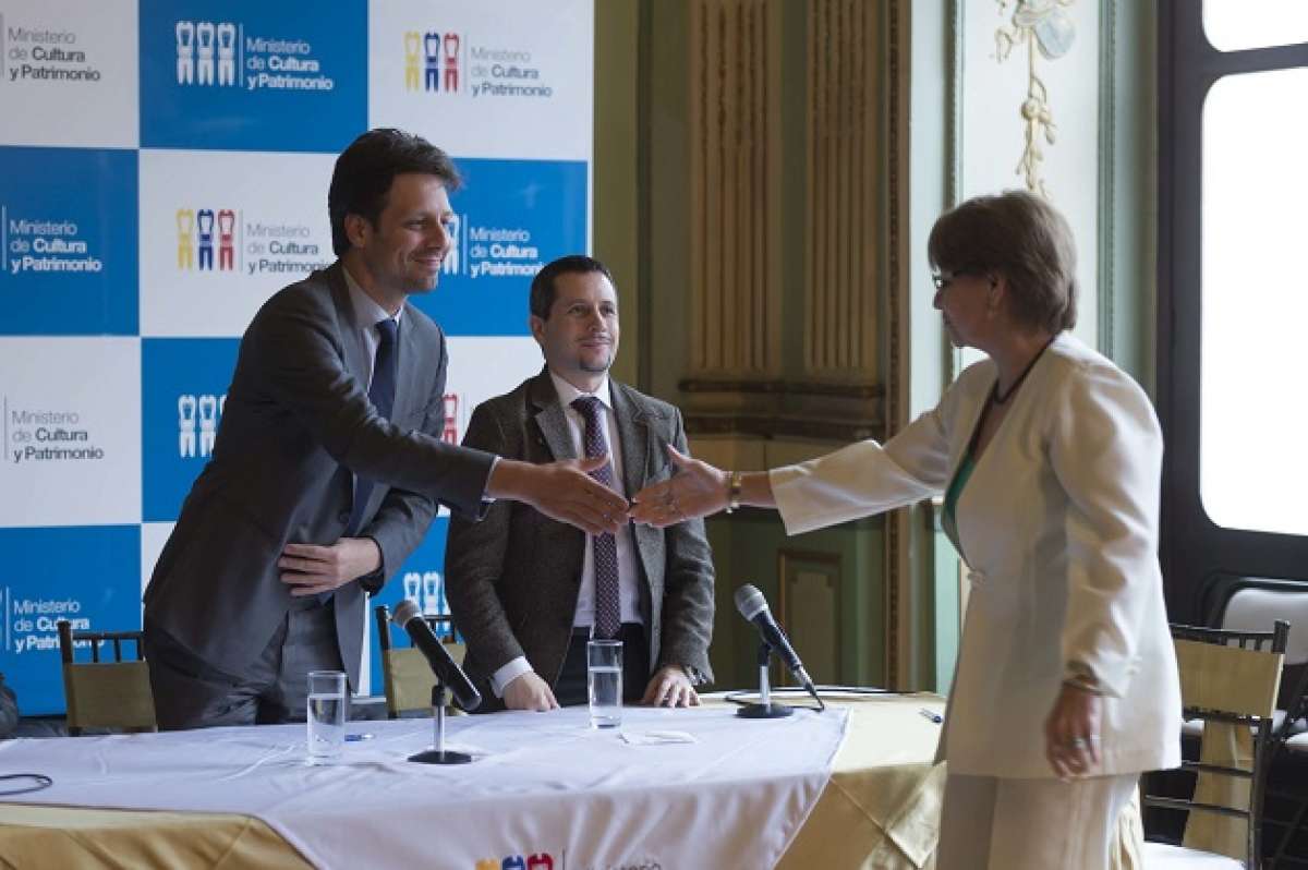 El ministro de Cultura entreg&oacute; y design&oacute; custodios de bienes culturales a 32 t&eacute;cnicos. Foto: John Guevara / EL TEL&Eacute;GRAFO 