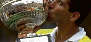 El 10 de junio de  1990 Andr&eacute;s G&oacute;mez entr&oacute; en la historia del tenis local al ganar Roland Garros.