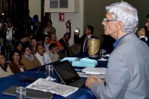En el hotel Crown Plaza, en Quito, se realiz&oacute; una convenci&oacute;n con afiliados al Fondo de Cesant&iacute;a del Magisterio Ecuatoriano. Juan Jos&eacute; Castell&oacute; estuvo presente.