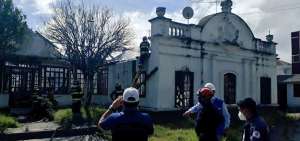 Un incendio caus&oacute; da&ntilde;os en un inmueble de valor patrimonial en Riobamba