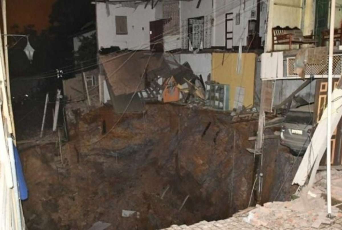 Afectados por socav&oacute;n en Zaruma podr&iacute;an recibir bonos de ayuda