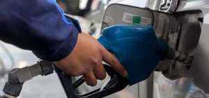 Los precios de los combustibles se mantienen con el sistema de banda que garantiza la fluctuaci&oacute;n de valores en centavos.