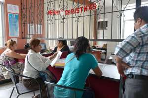En las notar&iacute;as la asesor&iacute;a es gratuita y se pueden hacer tr&aacute;mites como las declaraciones. Foto: Pilar Vera |  El Tel&eacute;grafo.