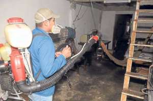 Las fumigaciones contin&uacute;an en aquellas zonas del pa&iacute;s en donde a&uacute;n se presentan casos. Foto: Archivo